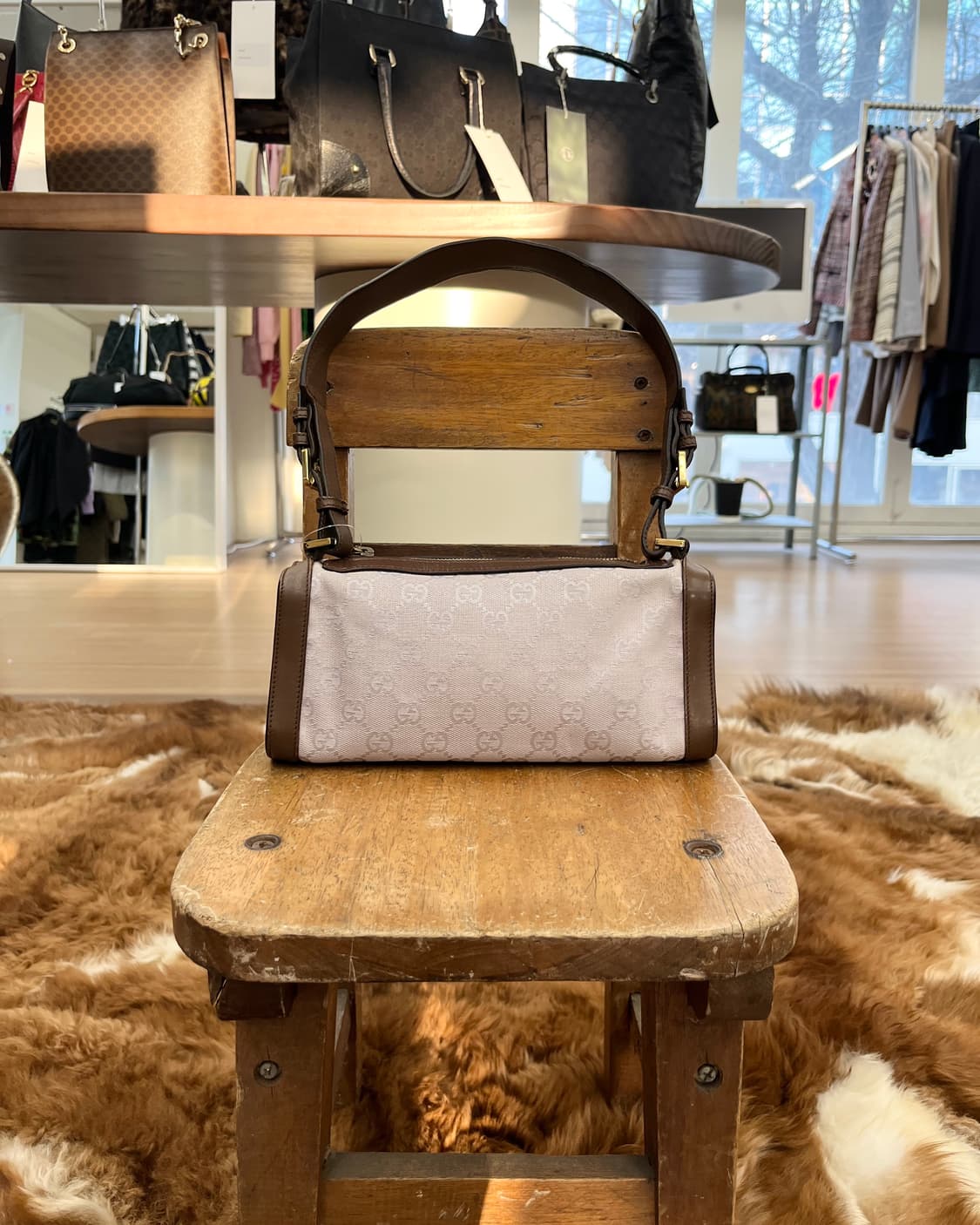 구찌 퍼플 GG 캔버스 숄더백 상품이미지1