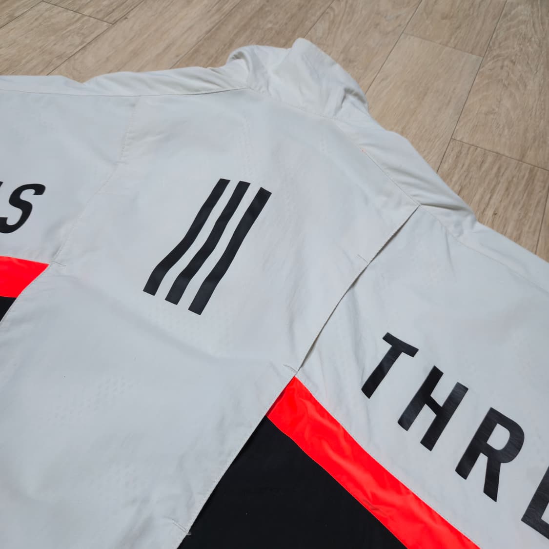 아디다스 THREE STRIPES 바람막이 L 상품이미지9