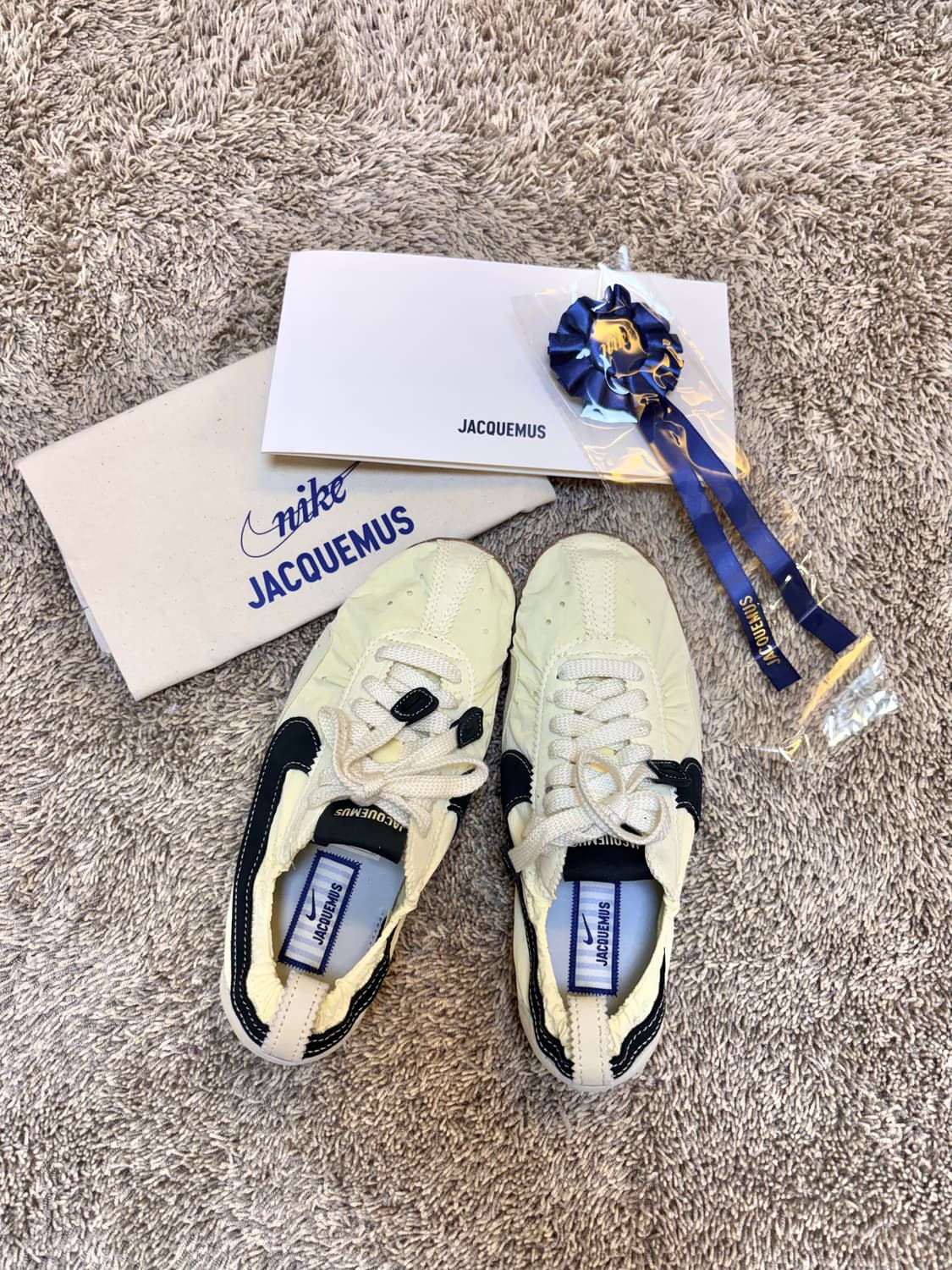 자크뮈스 나이키 문슈즈 225(36) 새상품 팝니다 상품이미지1