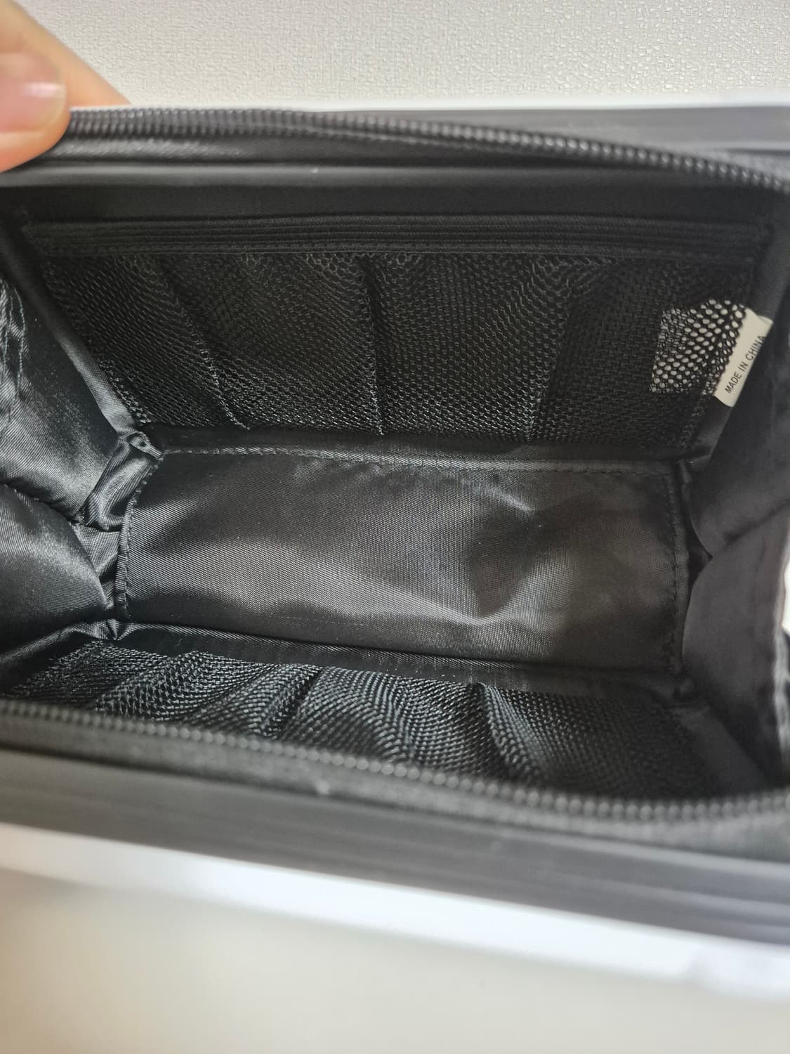 어도비 캐리어 스타일 파우치 하드케이스 상품이미지2