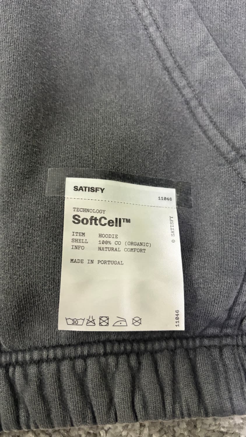 새티스파이 softcell 후드티 에이지드 블랙 상품이미지3