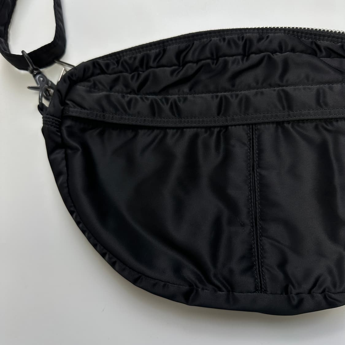 PORTER TANKER SHOULDER BAG 포터 탱커 숄더백 상품이미지3