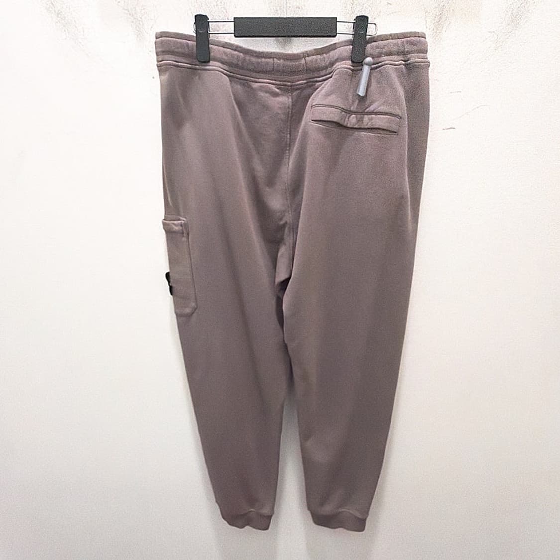 (정품/새상품) 스톤 아일랜드 남성 도브그레이 레귤러핏 카고 스웻팬츠 상품이미지3