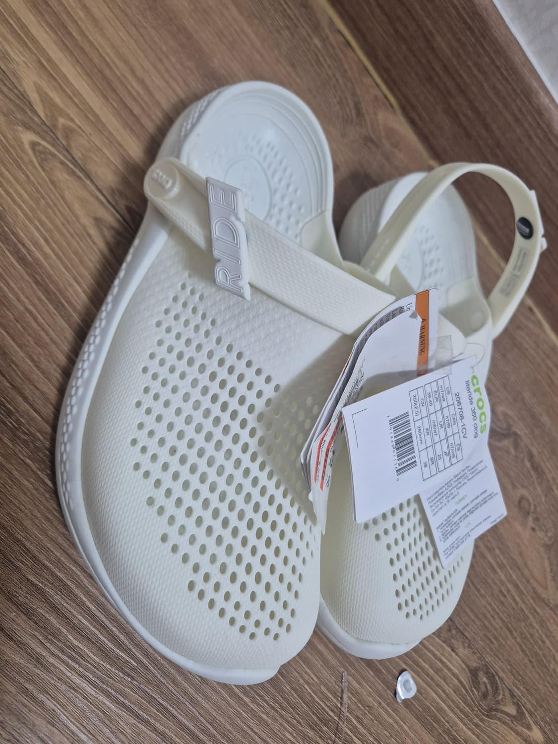 크록스 라이트라이드 클로그 화이트 상품이미지1