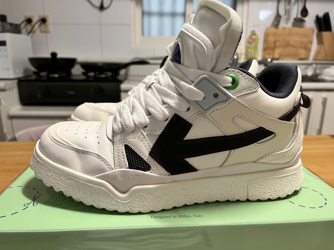 오프화이트 23ss 스펀지 미드탑 스니커즈 41사이즈 상품이미지1