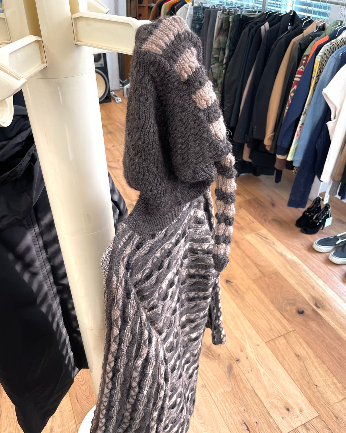 버나드윌헴 바라클라바 니트 스웨터 상품이미지1