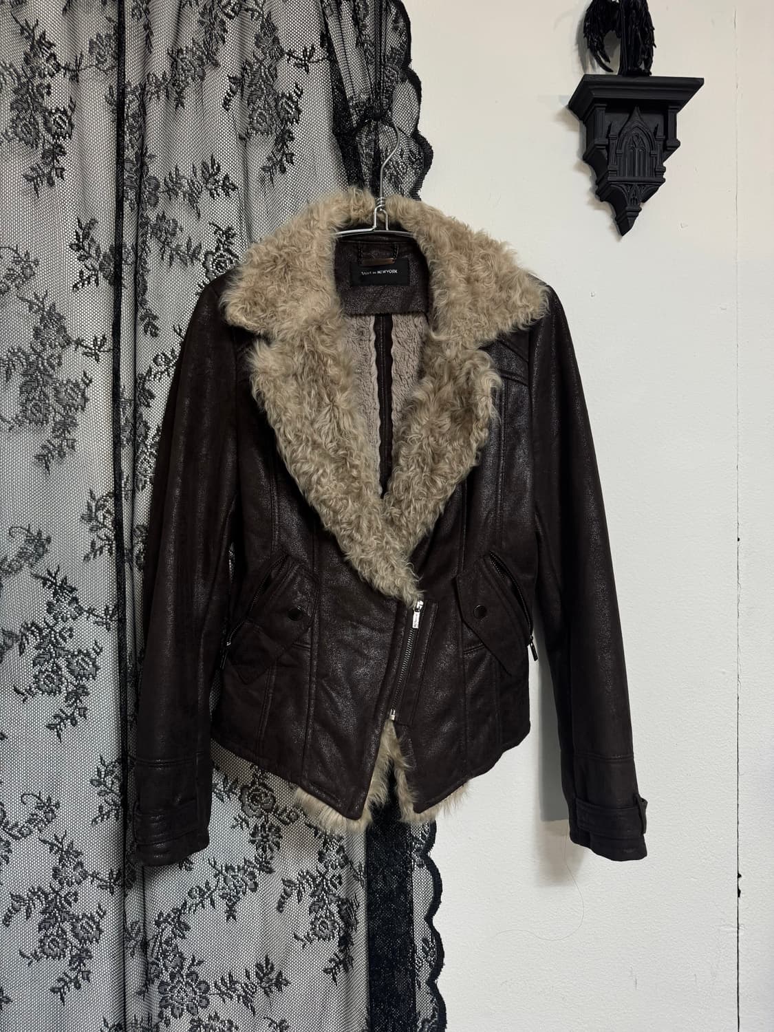 Dark brown shearling jacket 상품이미지3