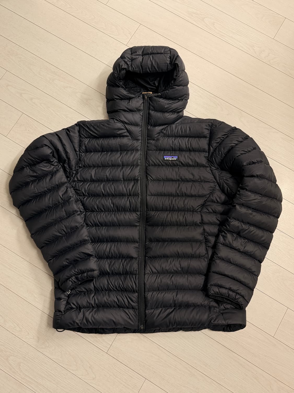 파타고니아 다운 스웨터 후디블랙 상품이미지1