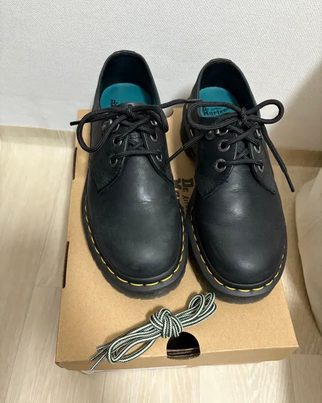 닥터마틴 x 디스이즈네버댓 1461 왁스드 풀 그레인 블랙 230 상품이미지1