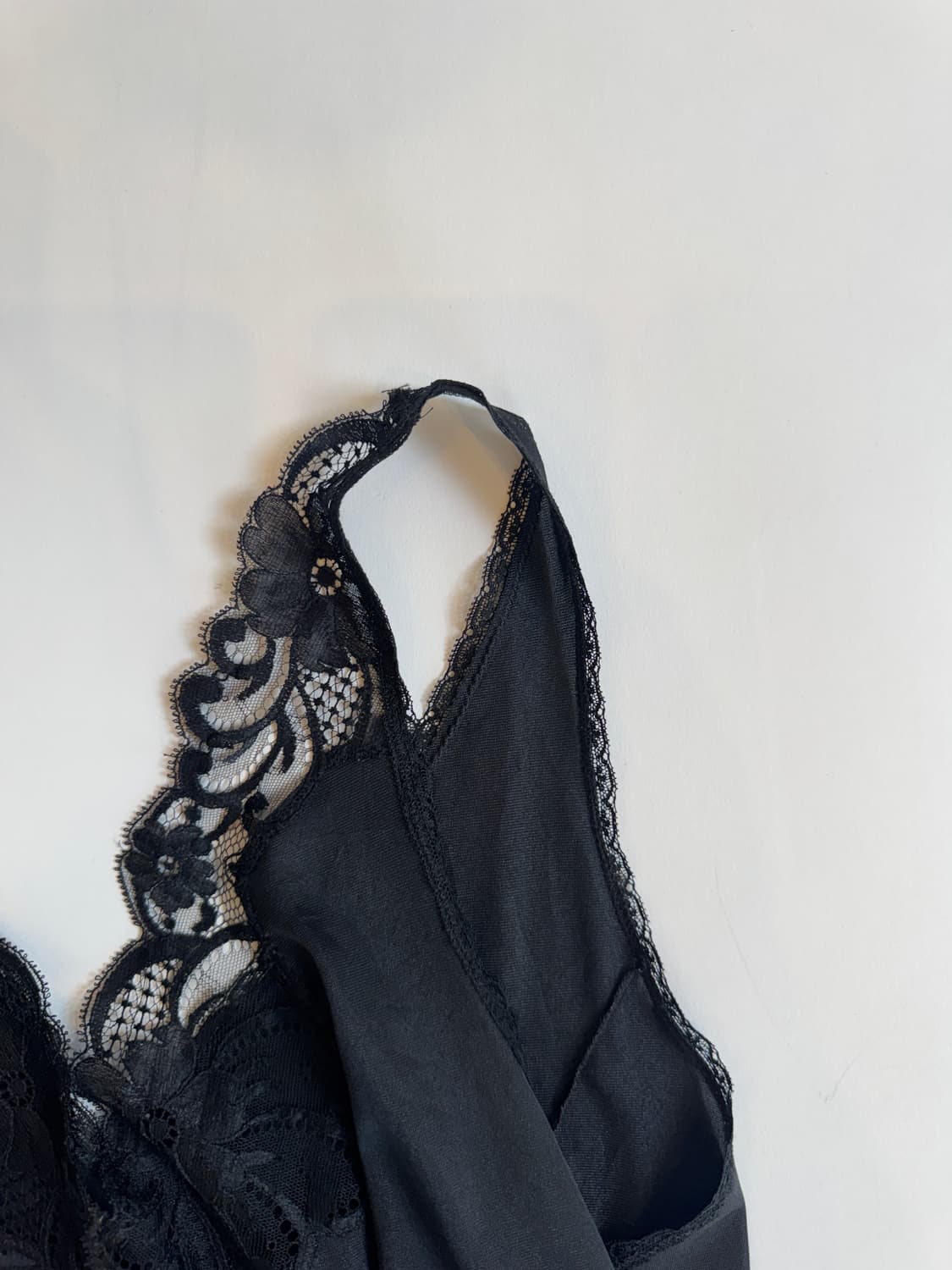 Black Lace-Trim Slip Dress  상품이미지2