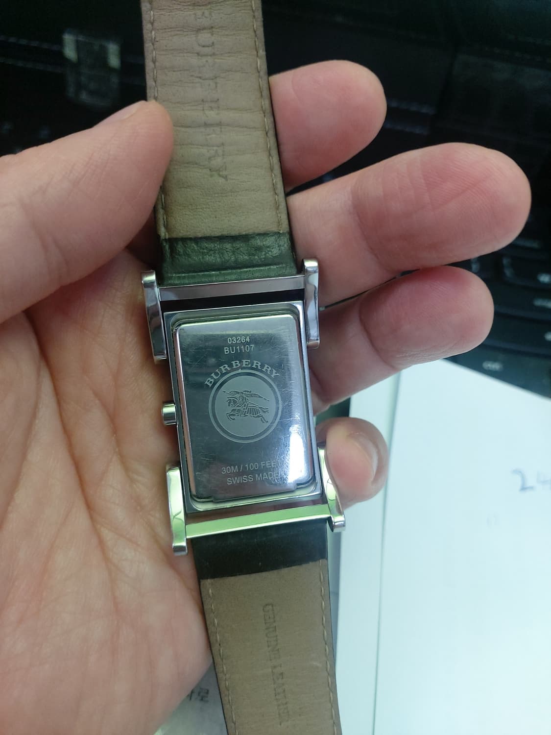 버버리 남성 가죽 시계 상품이미지4