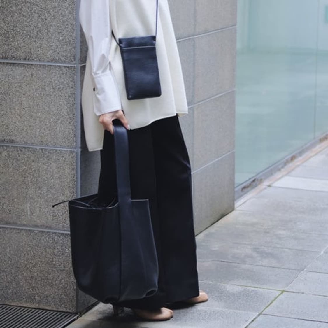 요지 야마모토 Y'SACCS x 혼고 토모카고 소가죽 토트백 상품이미지3