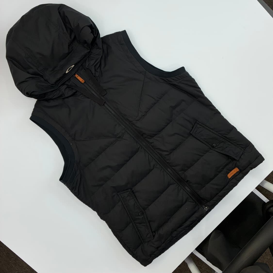 Oakley  오클리 고프코어 경량 다운 후드 푸퍼 베스트  상품이미지2