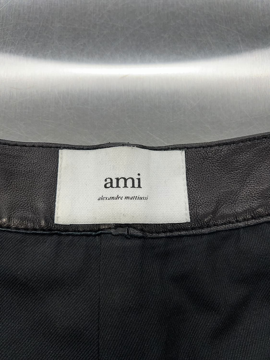 아미 블랙 글로시 스트레이트 램스킨 레그 팬츠 상품이미지7