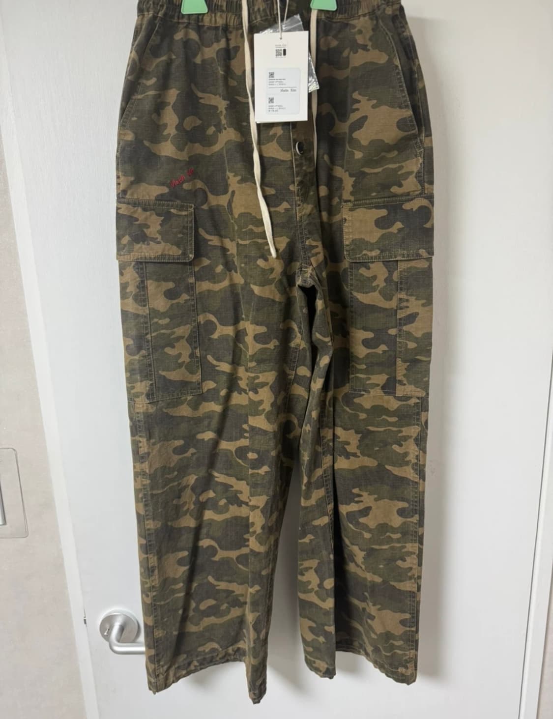 네고 안함 마뗑킴 드로잉 헴 카고 팬츠 카키 새상품 XL 상품이미지2