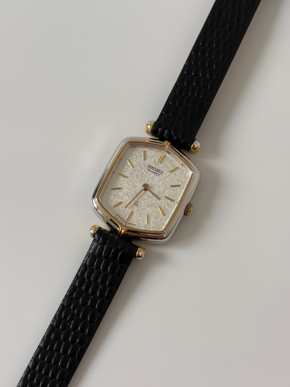 1980s Texture Dial Hexagon Ladies Quartz 상품이미지3