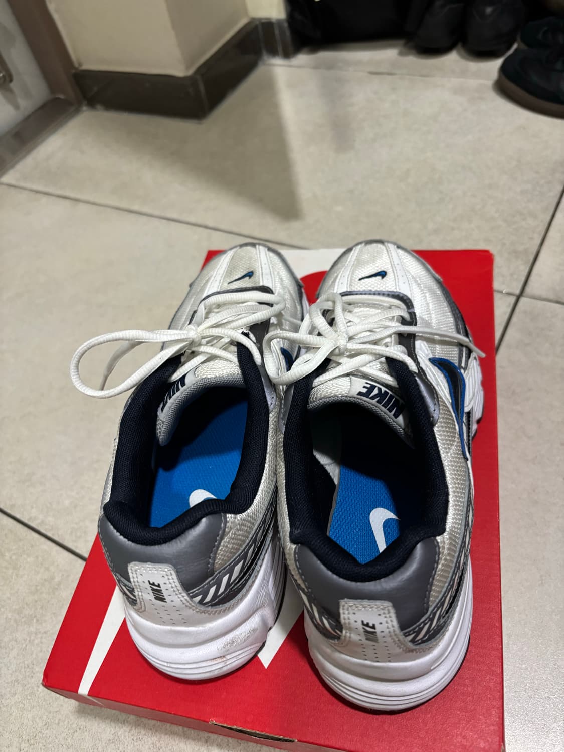 나이키이니시에스터 화이트 옵시디언 상품이미지3