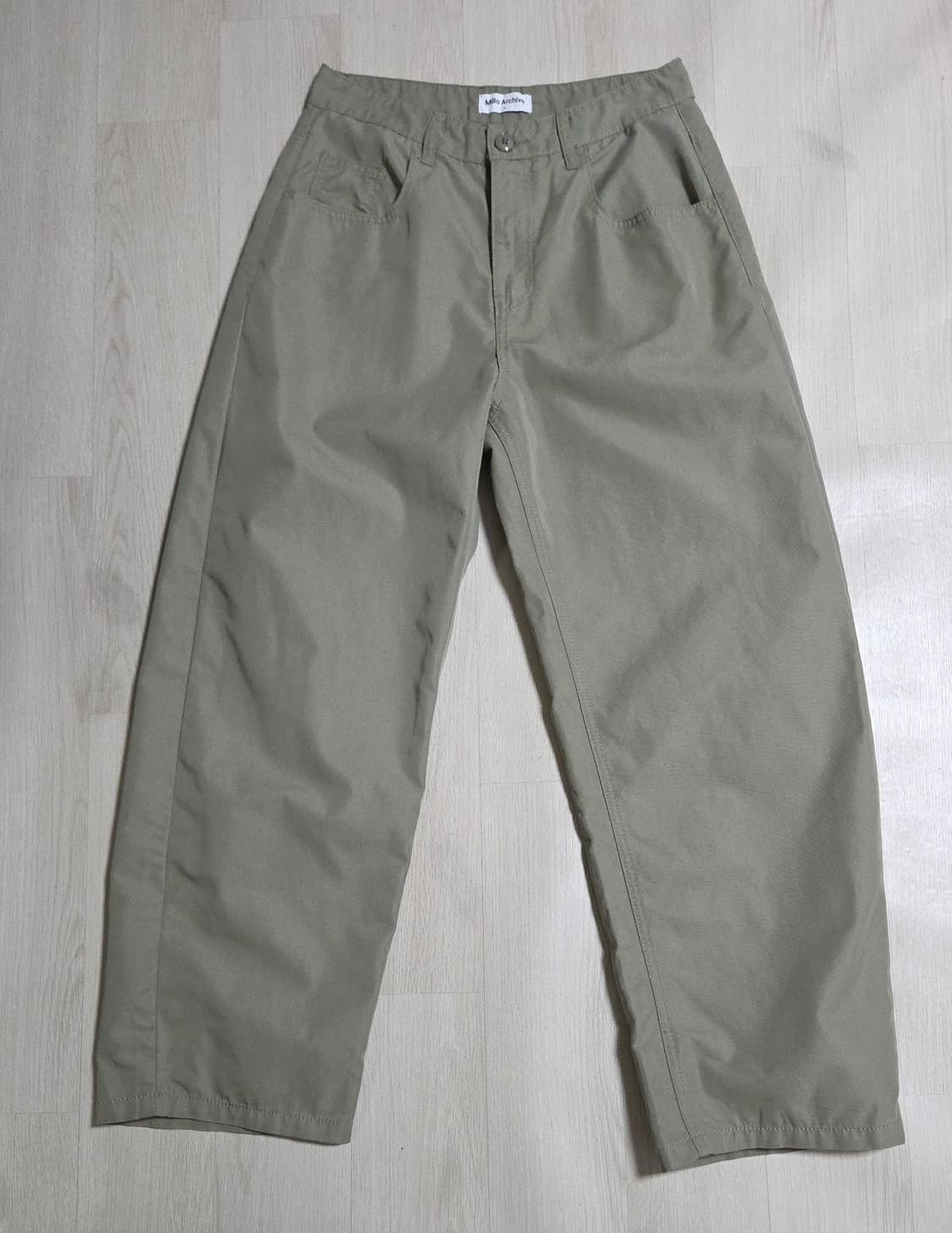 (착샷) 밀로 아카이브 리플렉트 커브드 치노 팬츠 상품이미지1