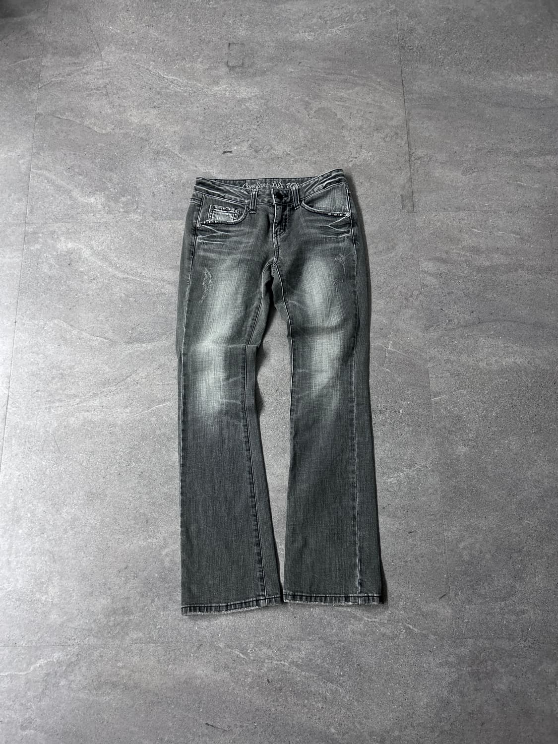 Light Grey Studded Flare Low-rise Jeans 상품이미지5