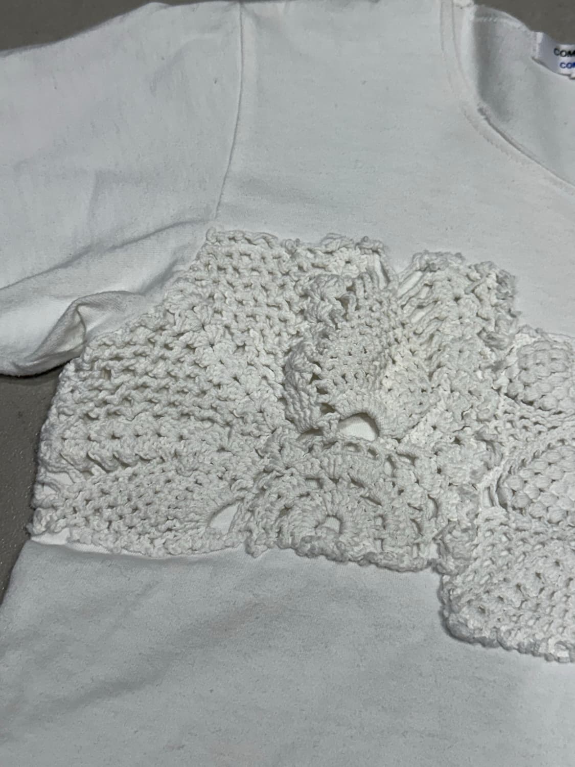 꼼데가르송 아카이브 거미줄 크로쉐 망사 디테일 반팔 티셔츠 상품이미지2