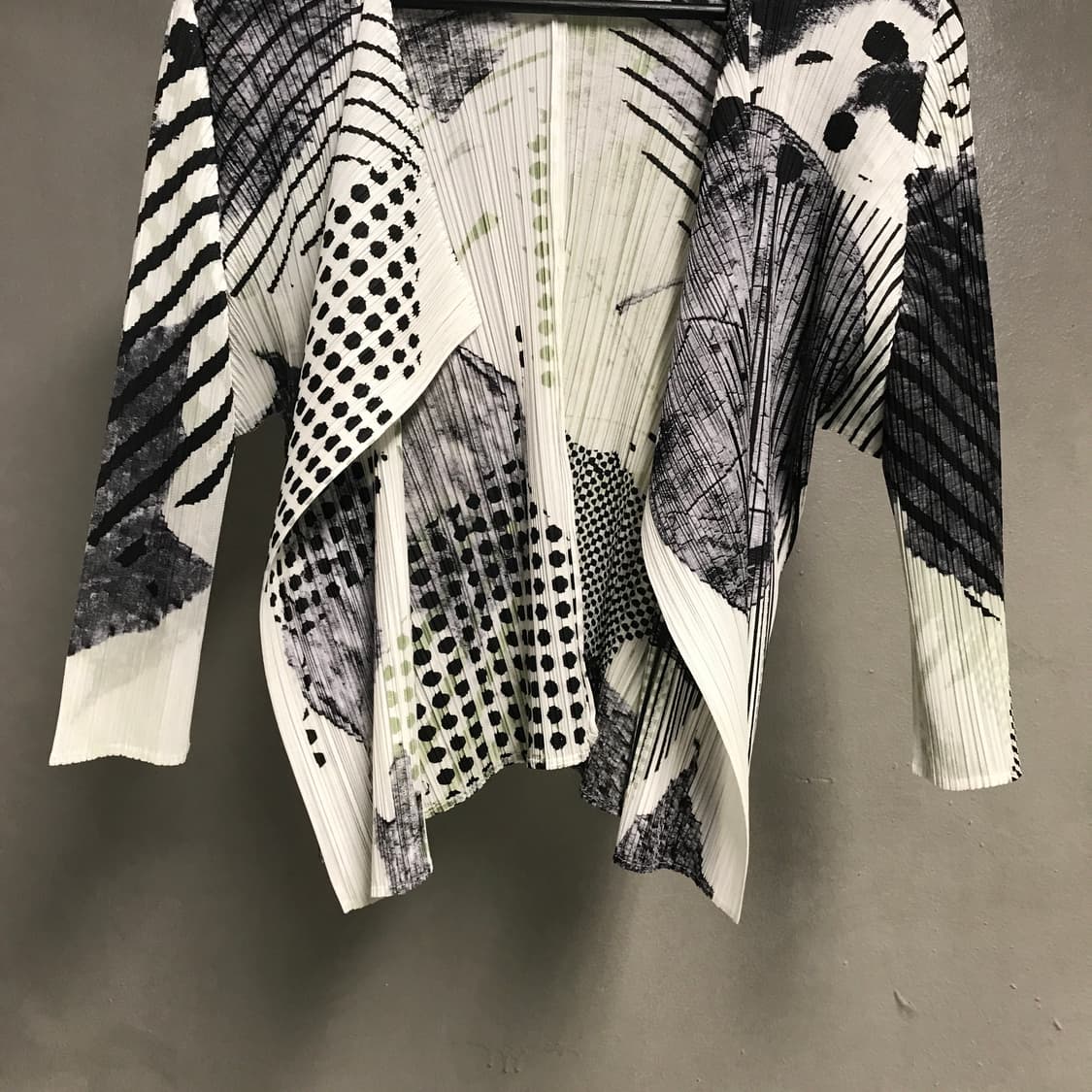 이세이 미야케 플리츠 플리즈 가디건 3(W) 상품이미지3