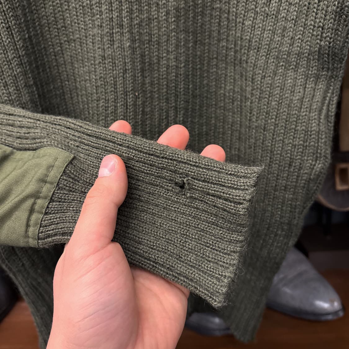 코만도 밀리터리니트 퓨어울 스웨터 암패치 견장 올리브 N315 상품이미지4