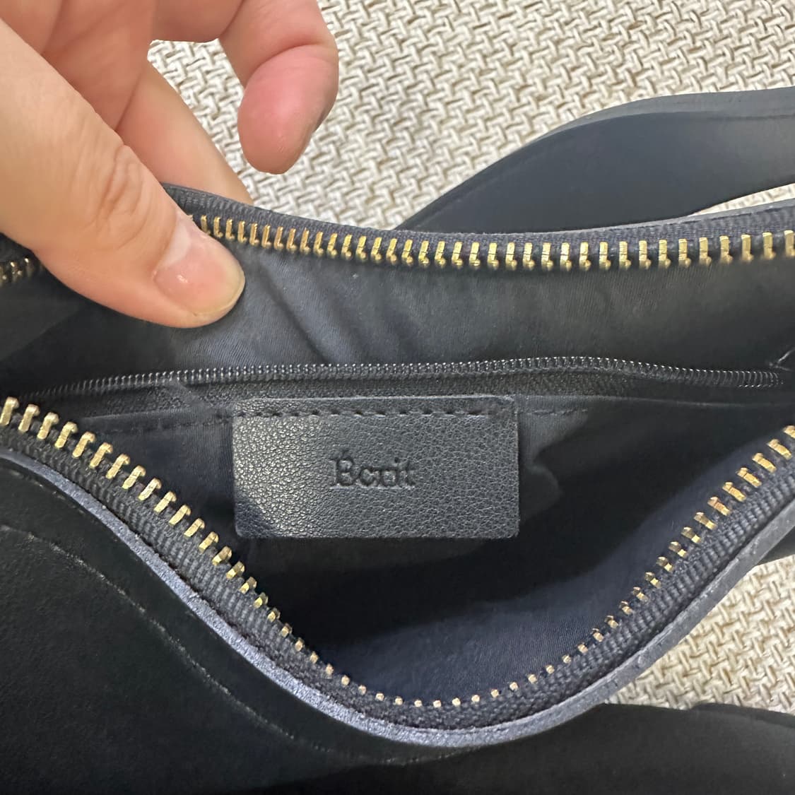 실측확인 Bcrit 블랙 호보백 0421D 상품이미지2