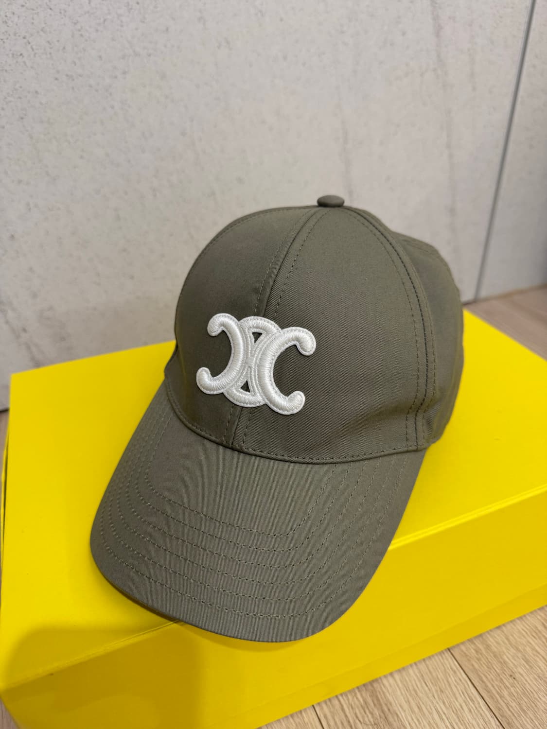 celine (새제품)정품 셀린느 트리옹프 베이스볼 캡 카키 S 상품이미지1