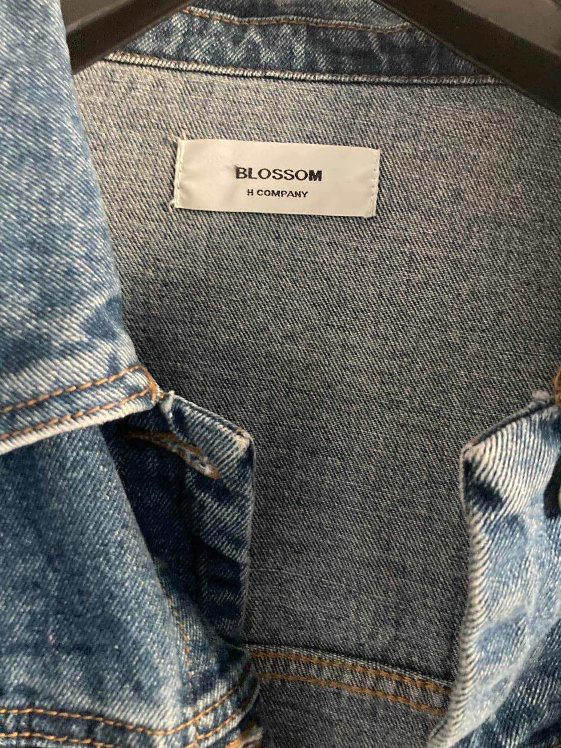 블러썸에이치컴퍼니 워싱 데님 자켓 상품이미지3