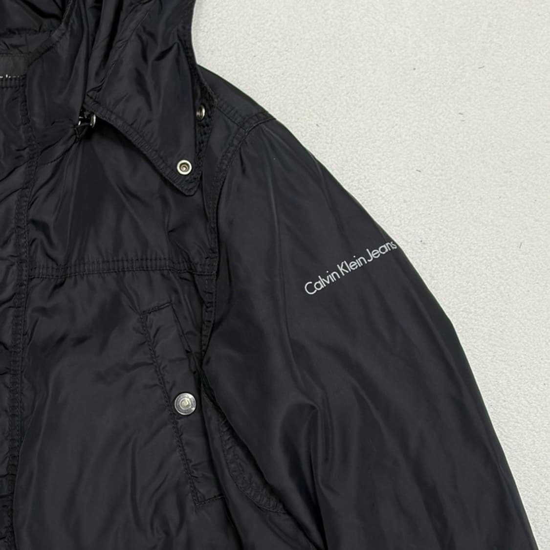 CALVIN KLEIN 블랙 후드 바람막이 자켓 L 상품이미지3