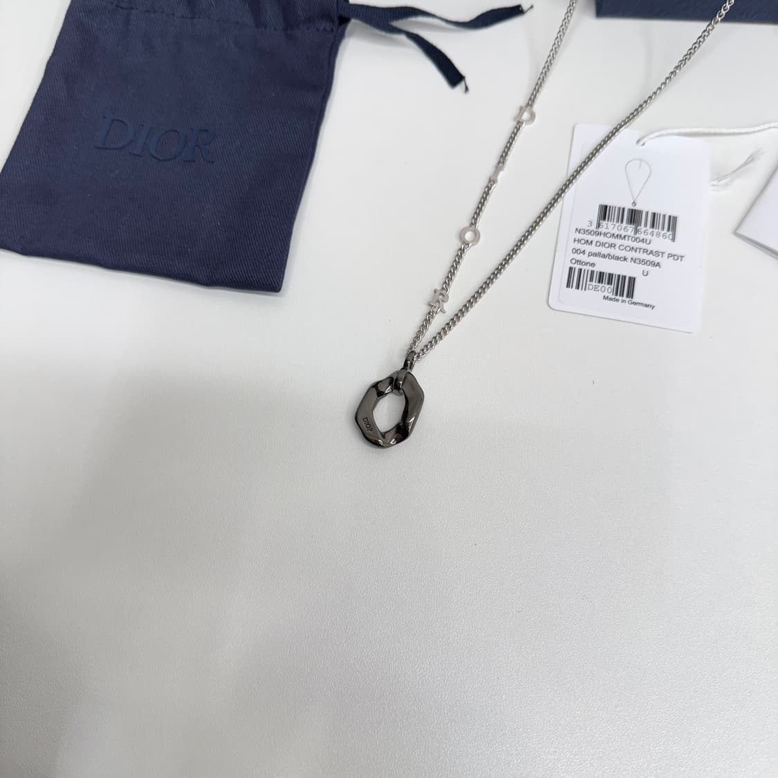 [1회 착용] 25년 디올 콘트라스트 펜던트 목걸이 상품이미지4