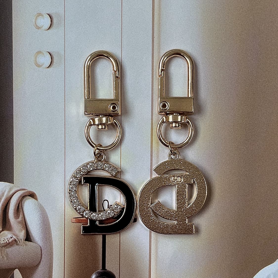 디올 크리스탈 CD 골드 키링 상품이미지4