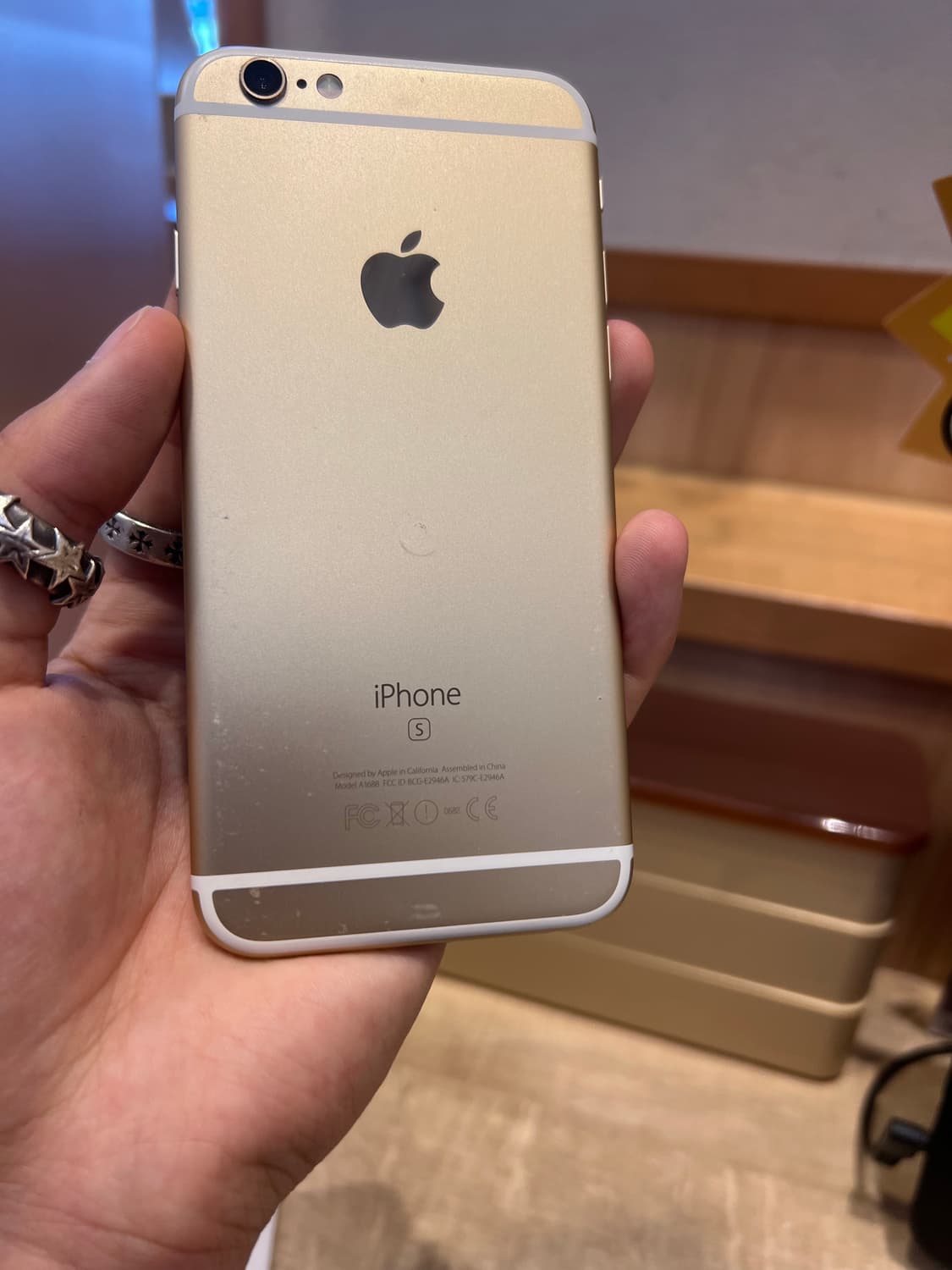 아이폰 6s 골드 64기가 82퍼센트 상품이미지2