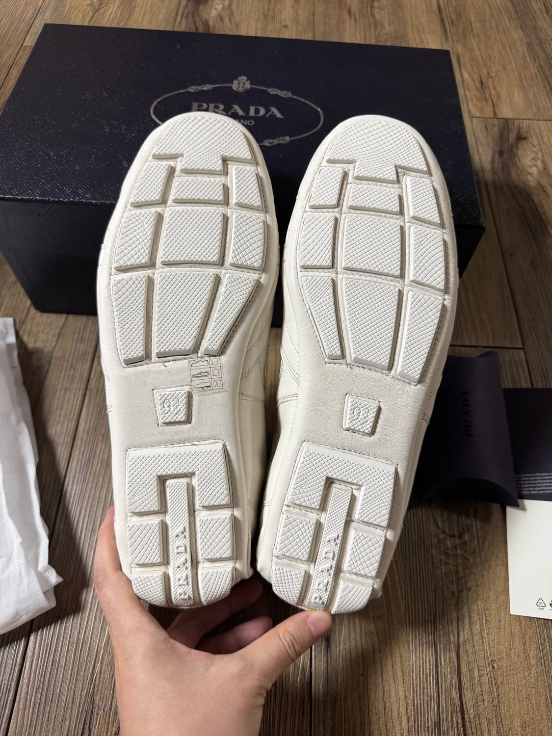 프라다 26SS 몬테카를로 레더 스니커즈 9.5 상품이미지5