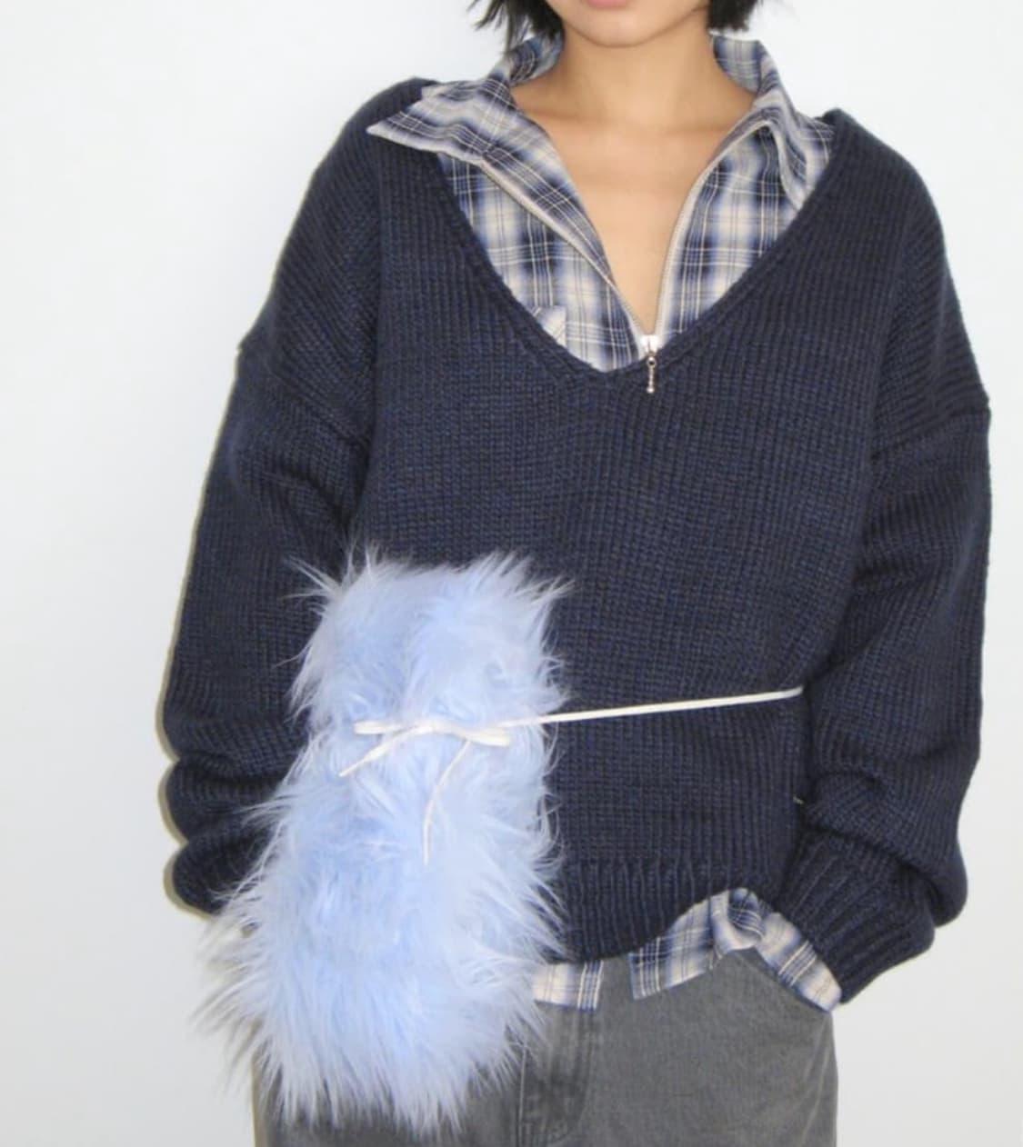 구해요) 플리즈프로젝트 딥 브이넥 울 니트 네이비 상품이미지1