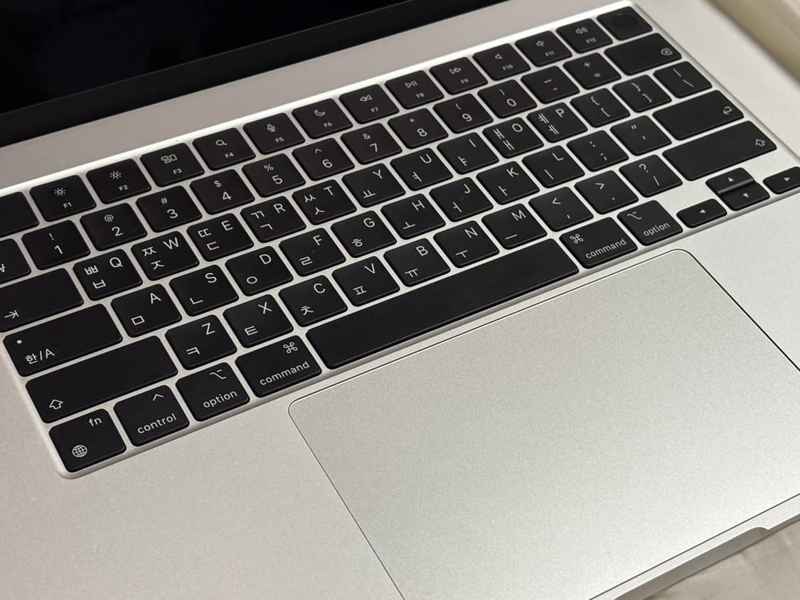 급처)맥북 에어 15인치 M2 8GB/256GB 실버 상품이미지5