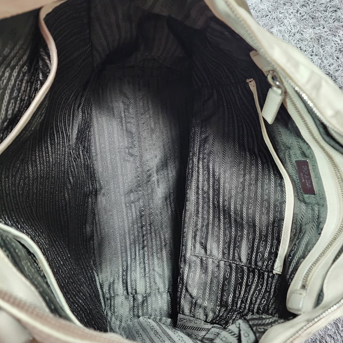 프라다 레더 빅토트백 숄더백 크로스백 상품이미지9