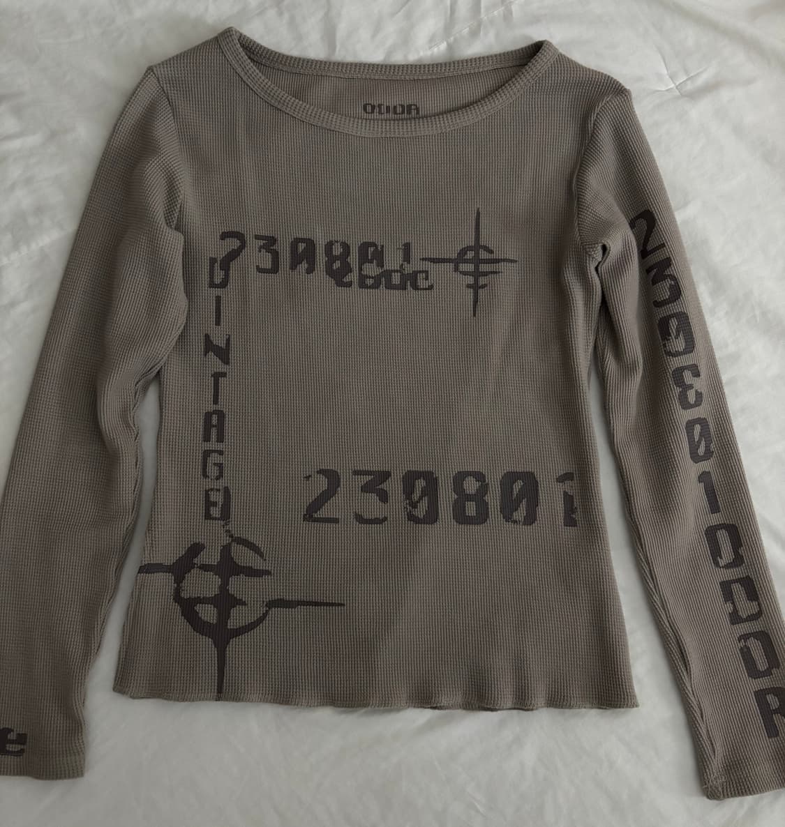 오도어 Relic long sleeve (Beige) 상품이미지1