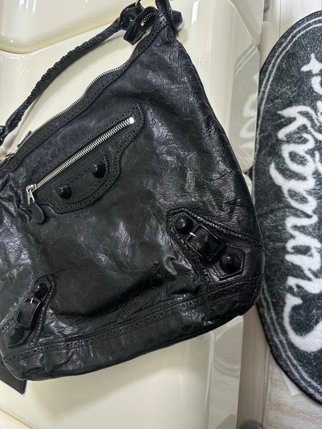 [A 정품] 발렌시아가 자이언트 시티 모터백 데이 블랙 상품이미지2