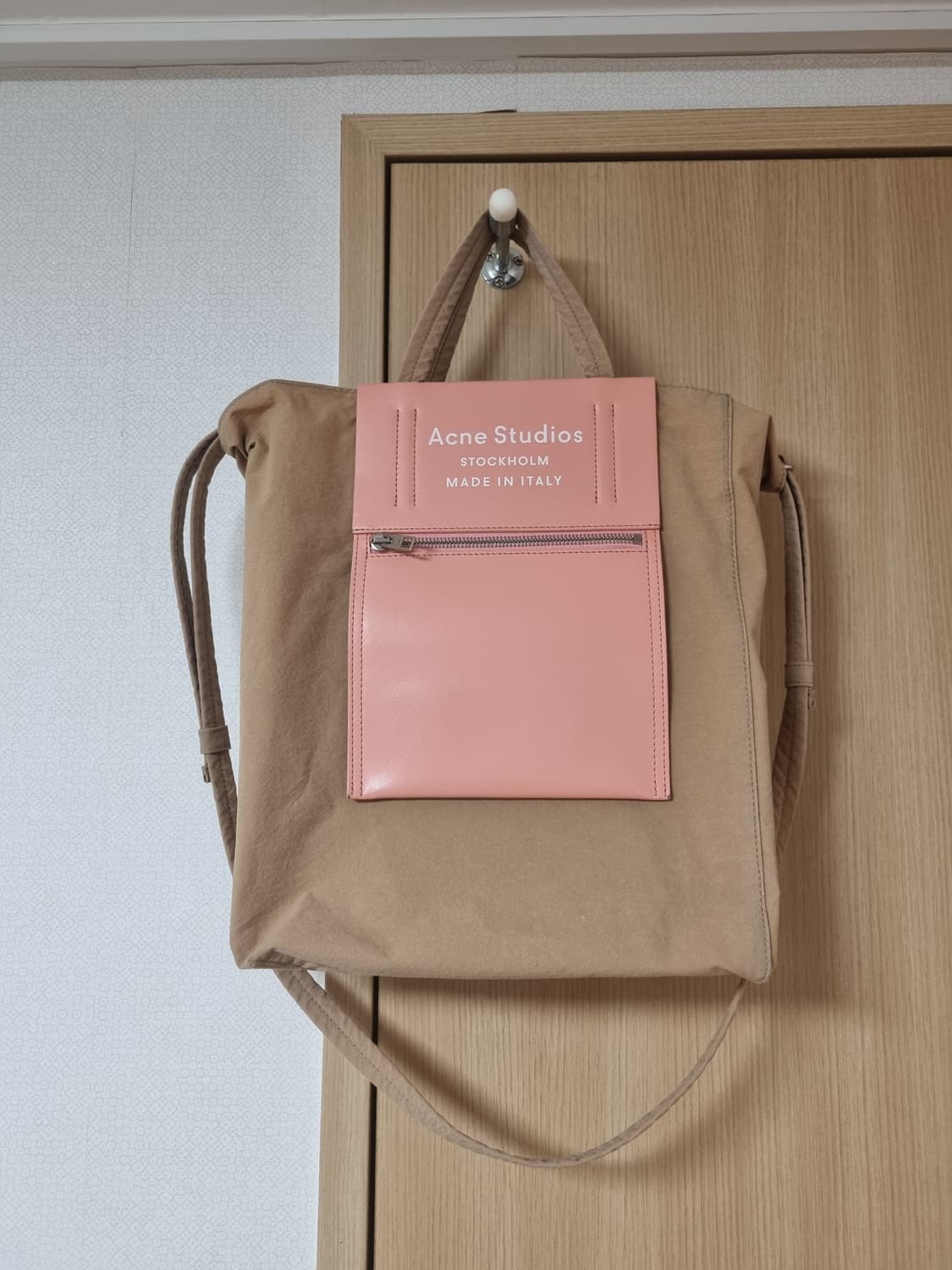 아크네스튜디오 베이커 백 미듐 상품이미지1