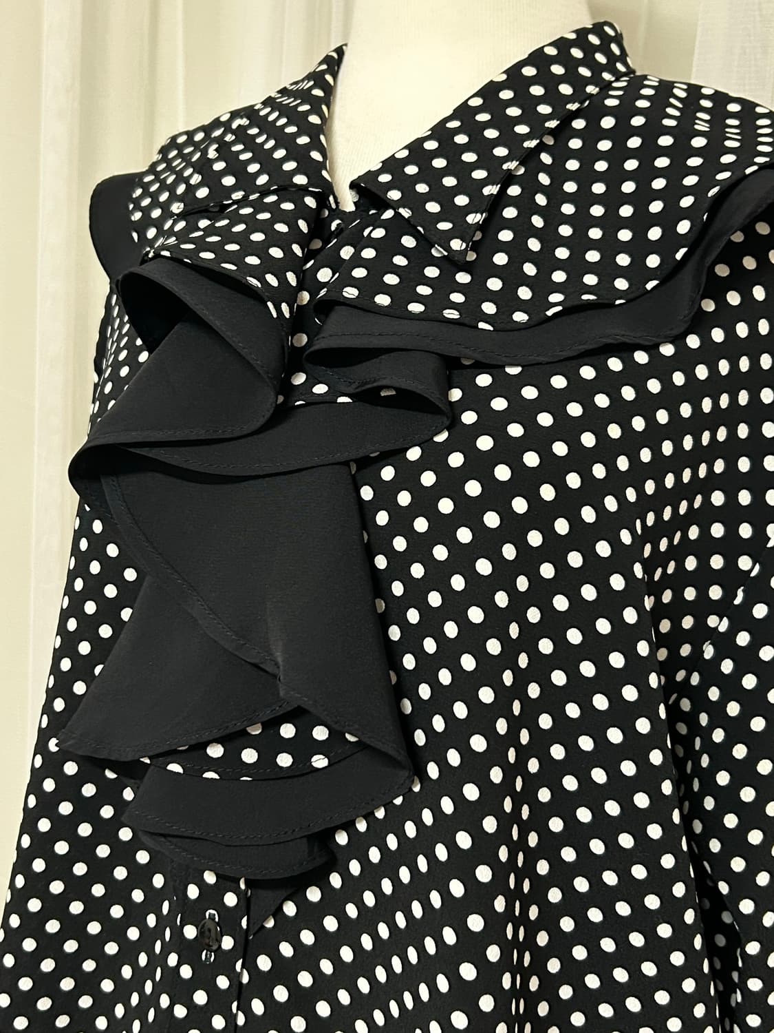 도트 프릴카라 쉬폰 블라우스 상품이미지3