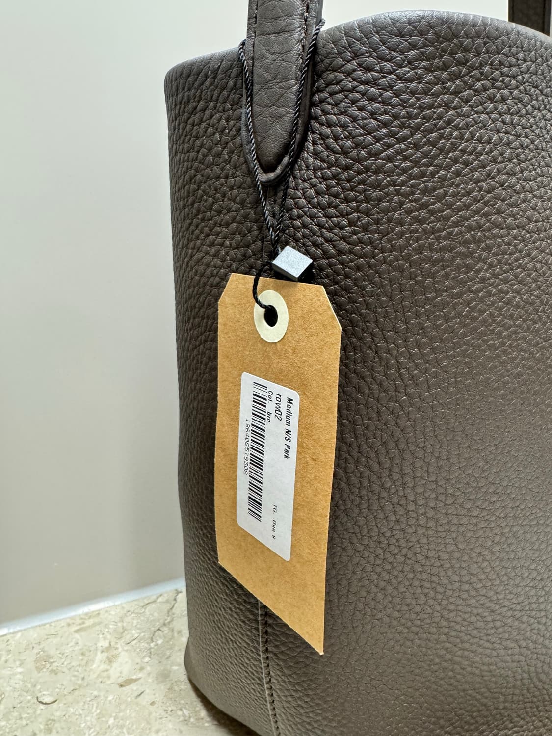 더 로우 파크백 미디엄 새상품 딥브라운 상품이미지3