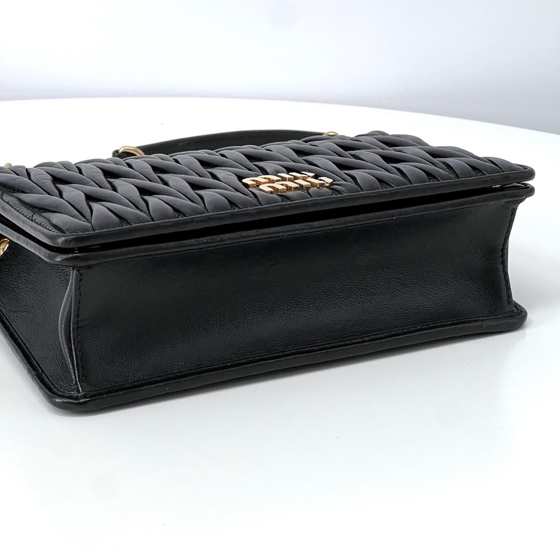 [감정완료] 미우미우 마테라쎄 체인 숄더백 블랙 상품이미지8