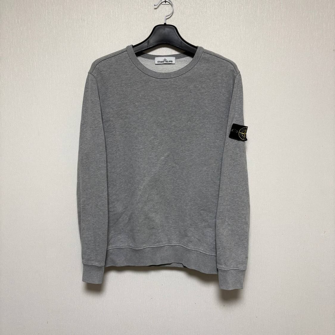 [L] 스톤아일랜드 맨투맨 그레이 상품이미지1