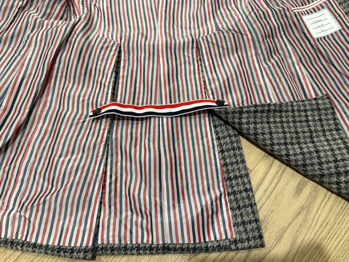 톰브라운 하운드투스 더블 코트 상품이미지8