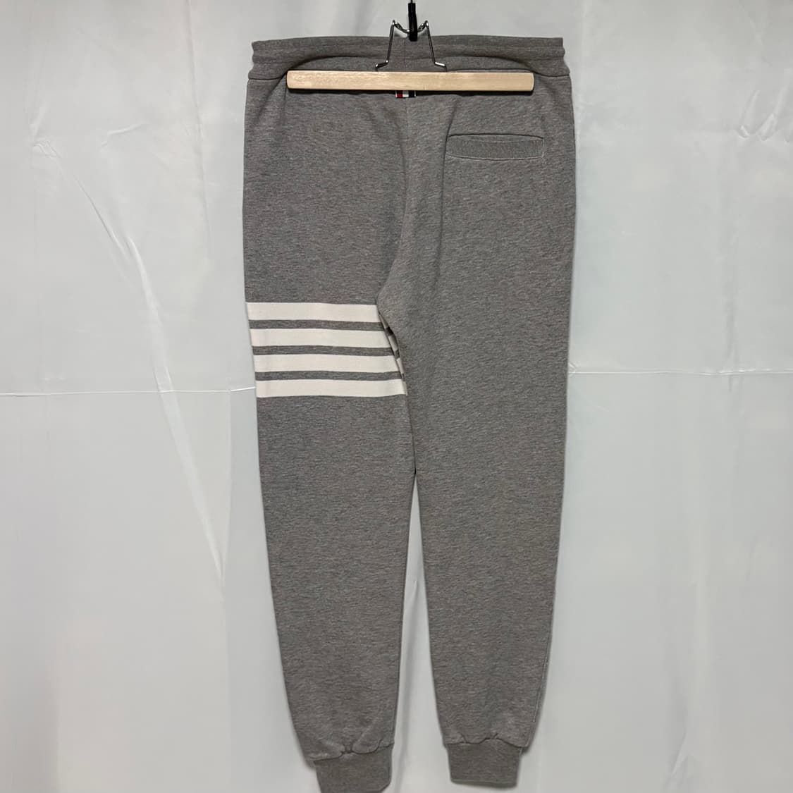 [S+급/O] 톰브라운 사선완장 트레이닝 조거팬츠 바지 그레이 상품이미지4