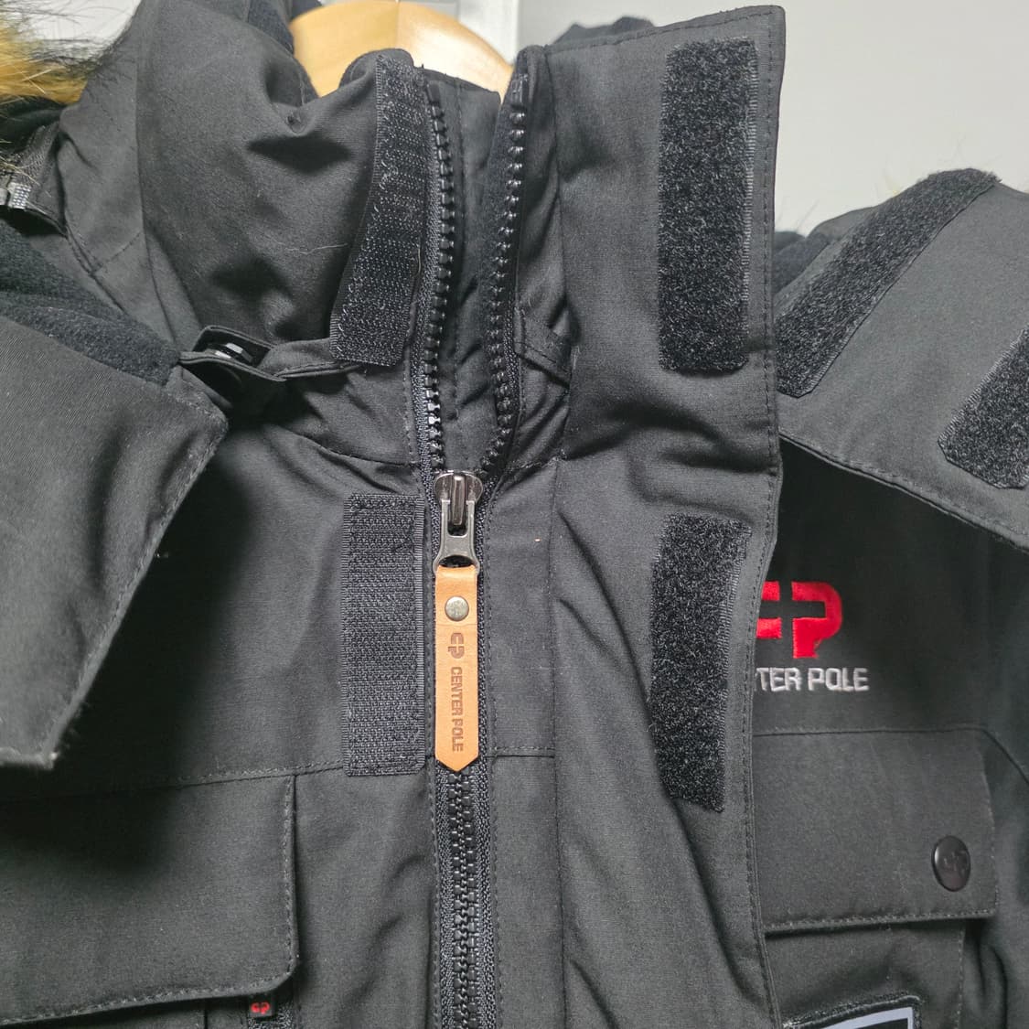 센터폴 블랙 패딩 점퍼 상품이미지9