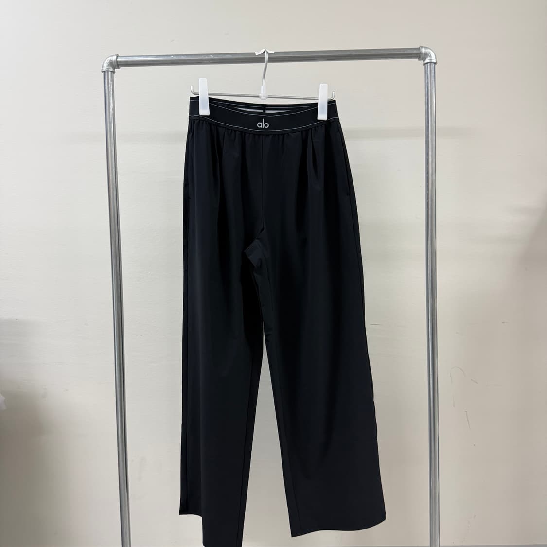알로 요가 허리 밴딩 팬츠 블랙 상품이미지1