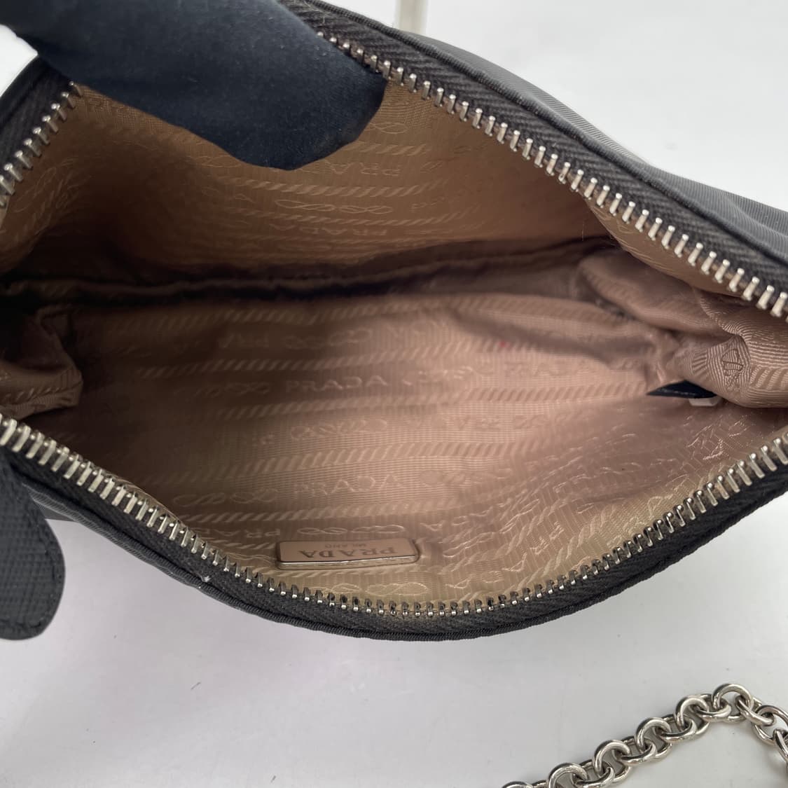 프라다 리에디션 2005 테수토 체인 숄더백 상품이미지9
