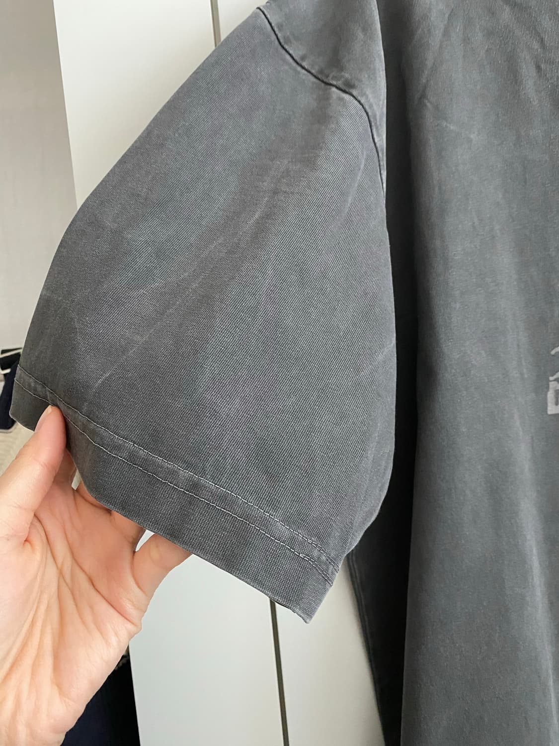 노매뉴얼 레터 반팔 티셔츠 차콜 L 상품이미지3